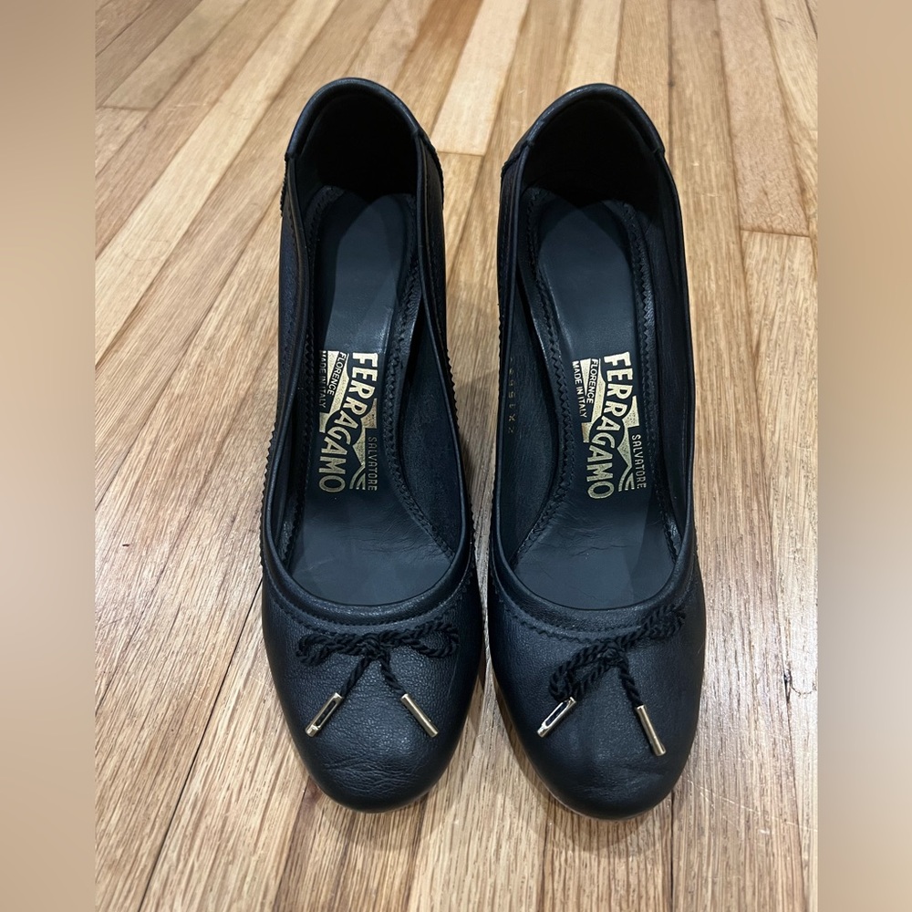 Salvatore Ferragamo black heels with bow Size 6.5